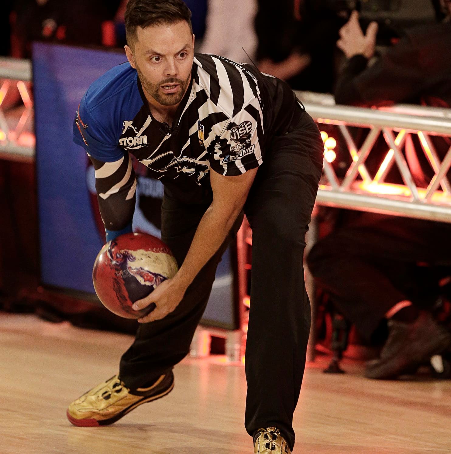 America, embrace Jason Belmonte. With two hands.