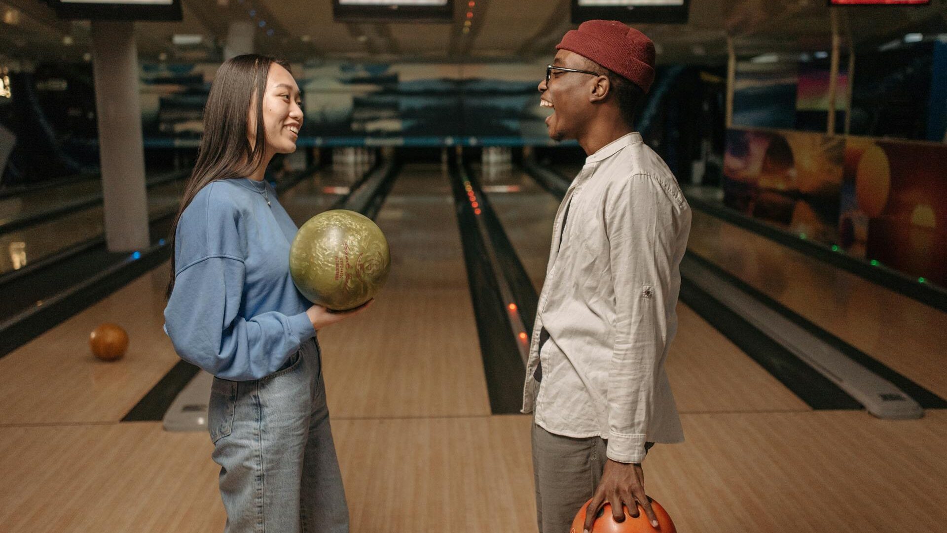 what to wear on a bowling date